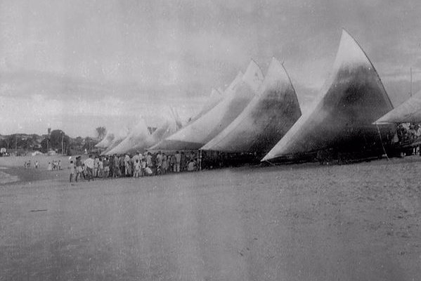 Jangadas na Praia do Mucuripe em Fortaleza (CE) - fev. 1962